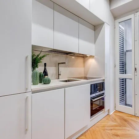 Bdc - The Platinum 2-bdr @spanish Steps