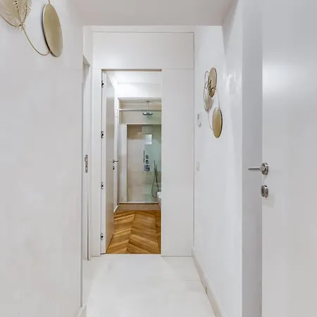 Bdc - The Platinum 2-bdr @spanish Steps