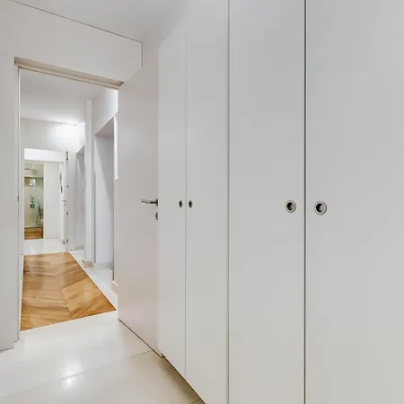 Bdc - The Platinum 2-bdr @spanish Steps