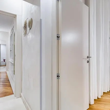 Bdc - The Platinum 2-bdr @spanish Steps Rom