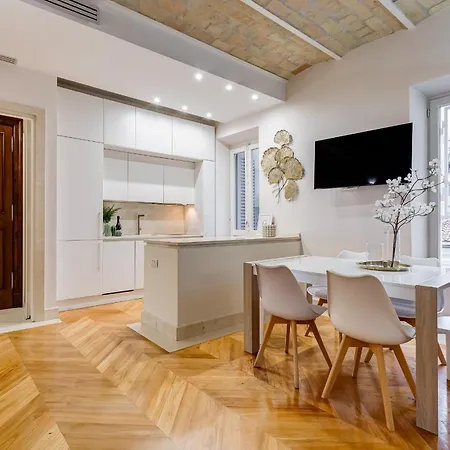 Bdc - The Platinum 2-bdr @spanish Steps